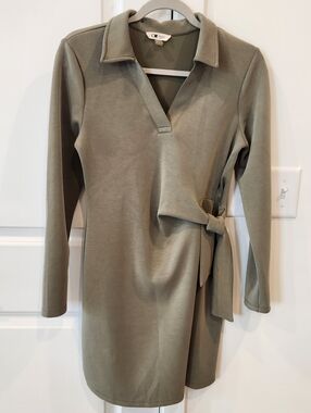 Cable & Gauge Olive Green Long-Sleeve Tie-Waist Dress